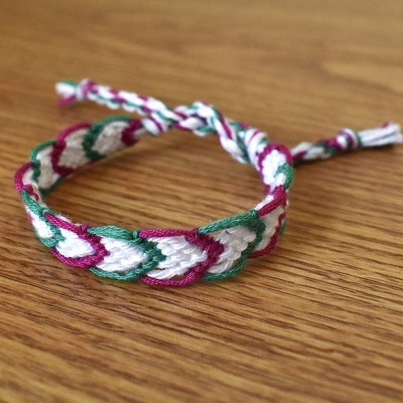 10/$25 Amber Woven Bracelet - Picture 1 of 1